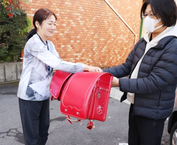 岐阜市PTA様より、２５０個のランドセルを寄付して頂きました。 写真 3