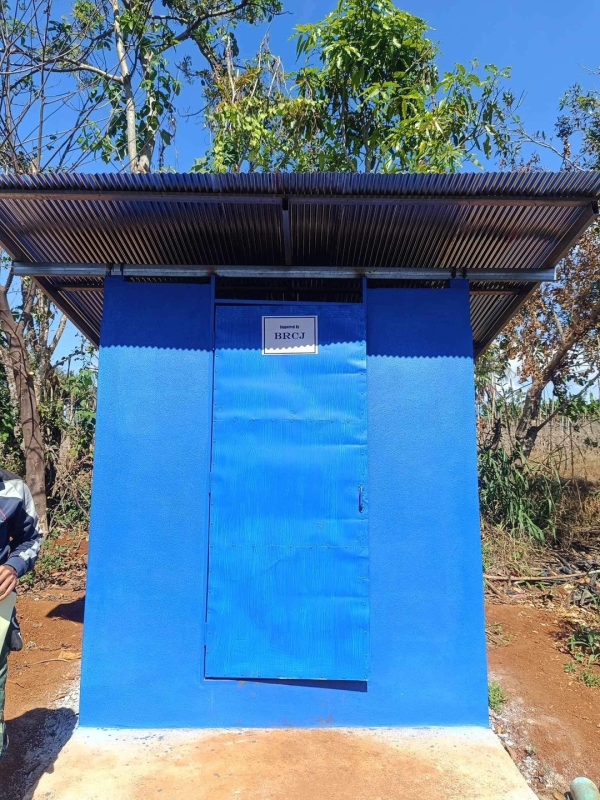ミャンマー難民支援のため、トイレ建設にご協力 写真 1