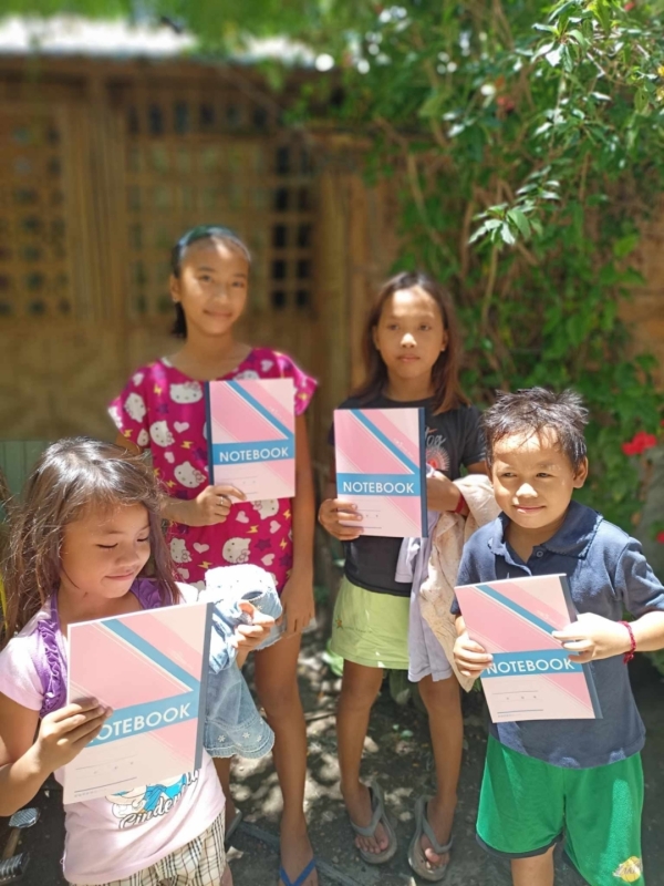 フィリピンからのご報告　その２　文房具 写真 2