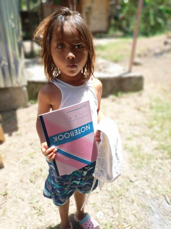 フィリピンからのご報告　その２　文房具 写真 6