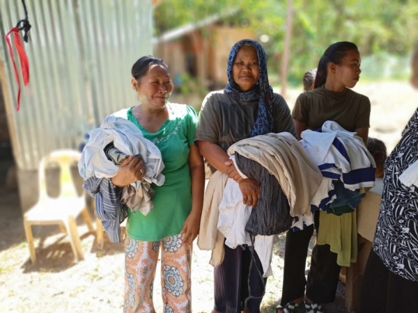 フィリピンからのご報告　その３　古着 写真 1