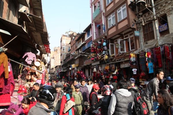 ネパールのカトマンズ近郊の孤児院で、お絵描きセッションを行いました