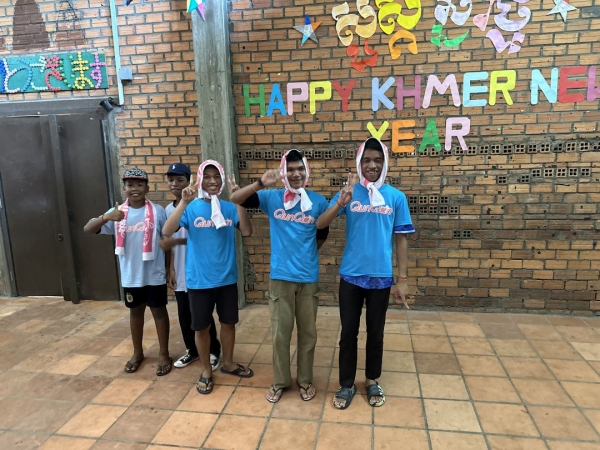 カンボジア　その３　プノンペン広島ハウス その１　古着の寄付 