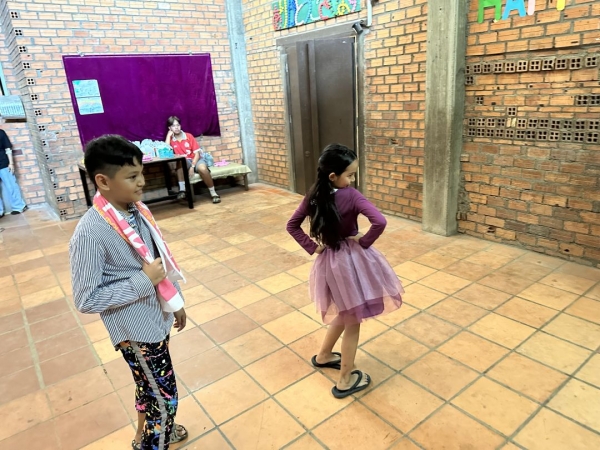 カンボジア　その６　プノンペン広島ハウス その４ ファッションショー 