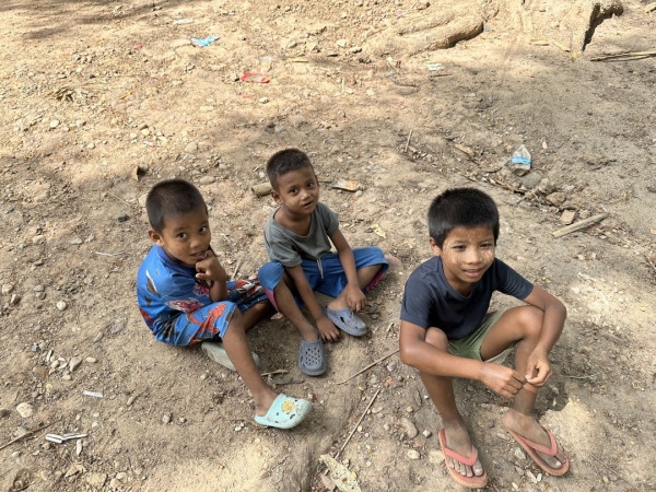 ミャンマーレポート３ IDPの子供たち 写真 1