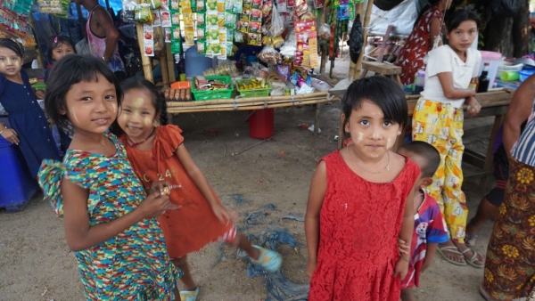 ミャンマーレポート３ IDPの子供たち 写真 8