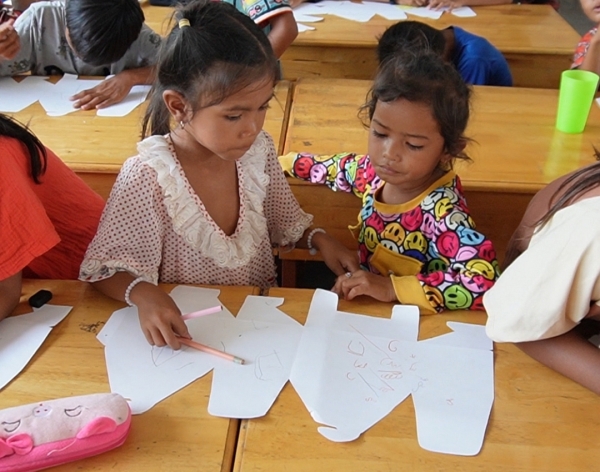 何を描いたら良いか分からず相談しています