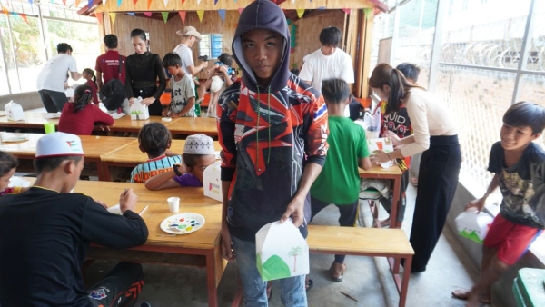 カンボジア ＹＡＴＡＩスクール お絵描きセッションで描いた絵 ７