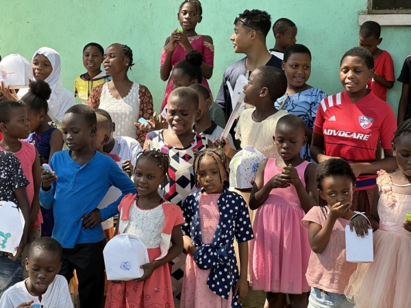 タンザニアの孤児院 サラハウス その２　お絵描き大会 写真 5