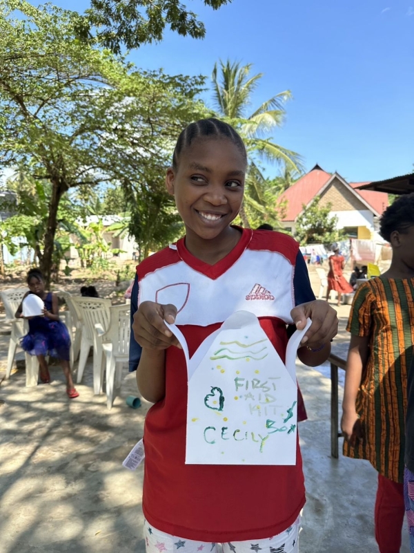 タンザニアの孤児院 サラハウス その２　お絵描き大会 写真 9