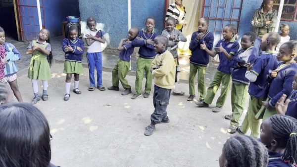 低学年の子供達<br class=sp_only>ダンス・ポーズ