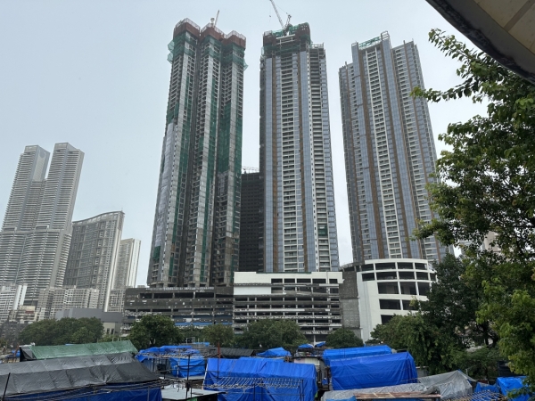 インドのドーピーガード は経済発展が著しく、大きなビルが次々に立っています