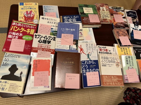 篠山産業高校のゼロ円ショップに出品された古着