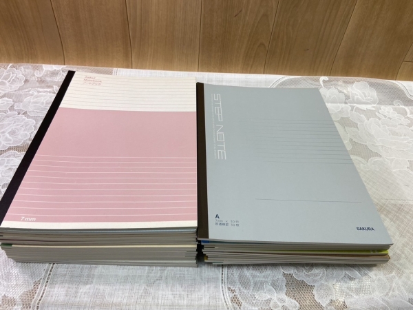 日本から送ったノートです。まだまだ欲しいそうです