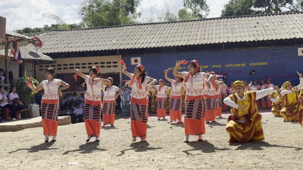 カレン族のダンス