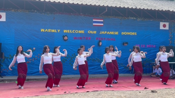 モン族のダンス