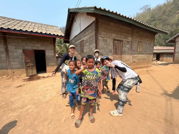 ラオス ルアンパバーンの子供達にお届けします