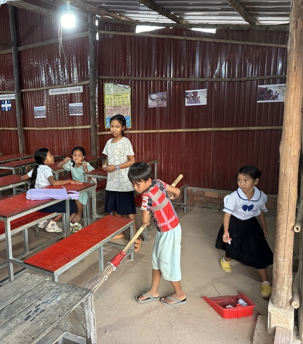 １つしかない教室の様子<br class=sp_only>子供達も掃除などのお手伝いをします