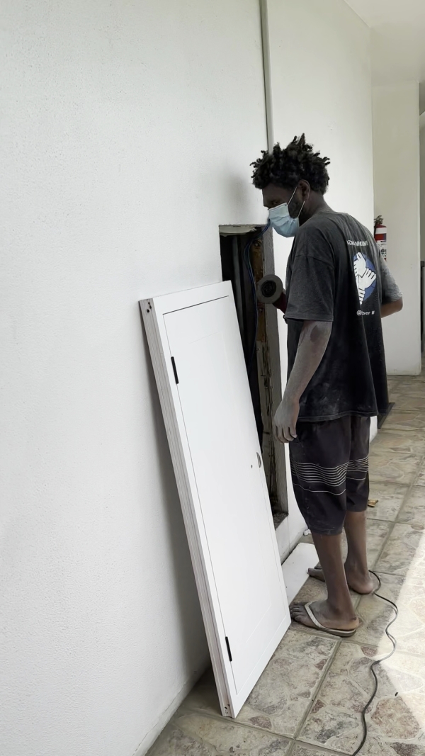 作業着を着ずに軽装で作業する人は沢山います