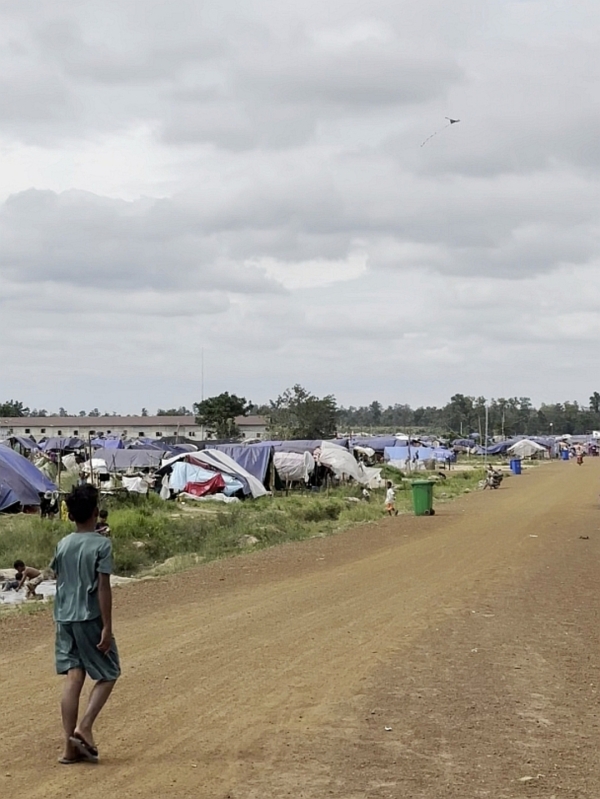 カンボジアの難民キャンプ