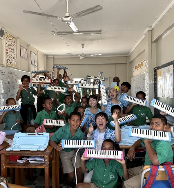 Ahmadiyya( アマンディヤ )小学校 初めての鍵盤ハーモニカの授業！みんな一生懸命に取り組んでくれました