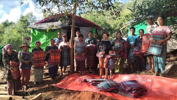 ミャンマー避難民キャンプに生活のための暖かい毛布を寄付したところ