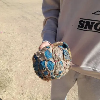 アフリカのザンビア手作りのサッカーボール